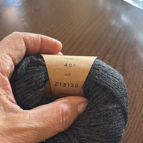 AndeanSun Baby Alpaca Yarn in Dark Gray - Picture 3 of 3